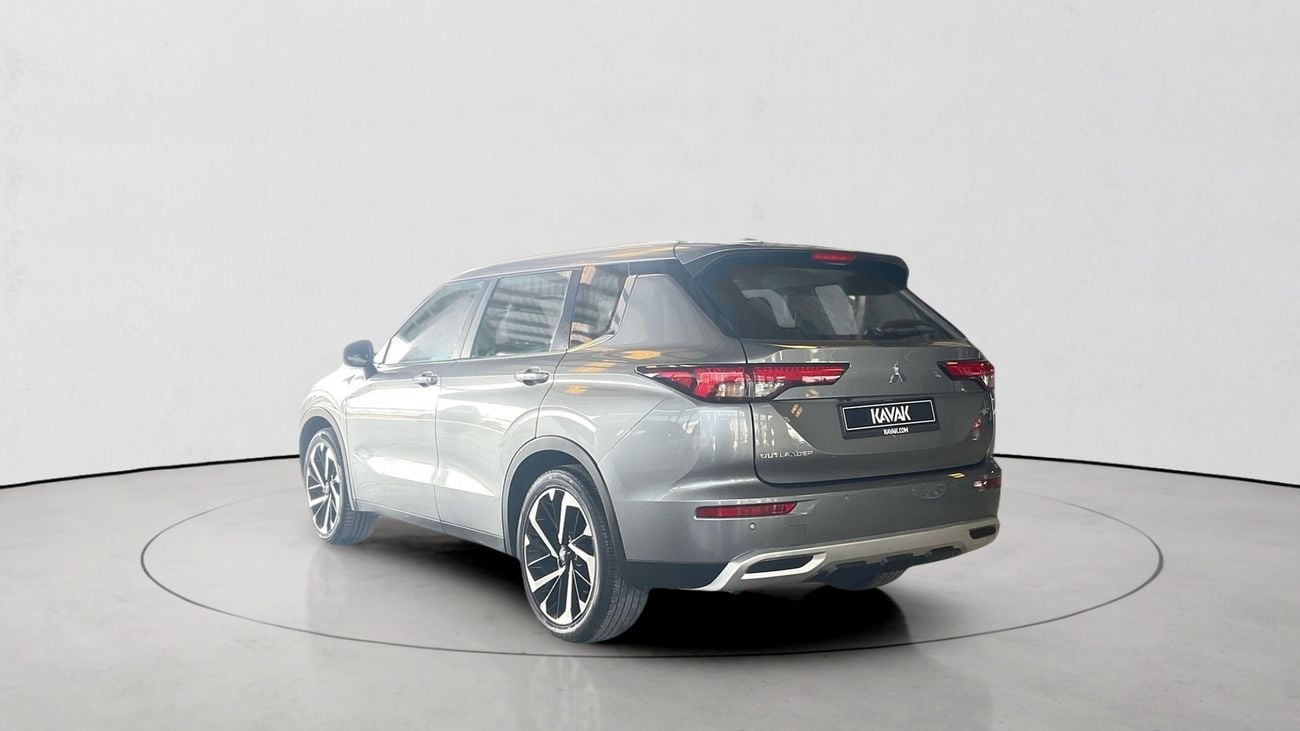 ميتسوبيشي آوتلاندر GLS HIGHLINE 2.5 GLX AUTO 4WD 7SEAT HL SRF | شامل الضمان | 0 ﺪﻔﻋﺓ ﺃﻮﻟﻯ