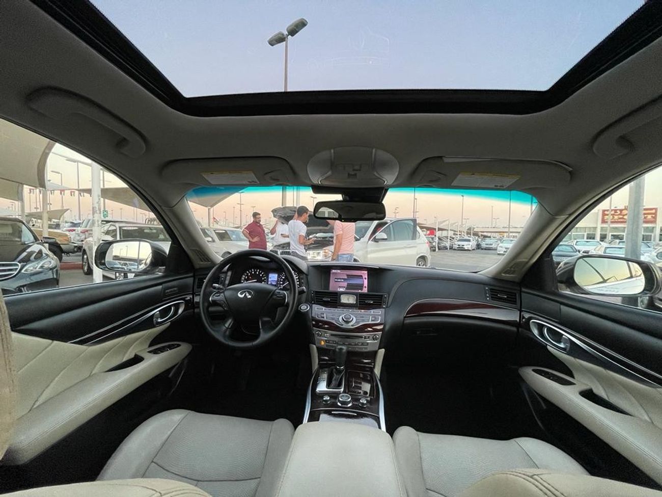 Infiniti Q70 Luxury Infiniti Q70_Gcc_2017_Excellent_Condition _Full option