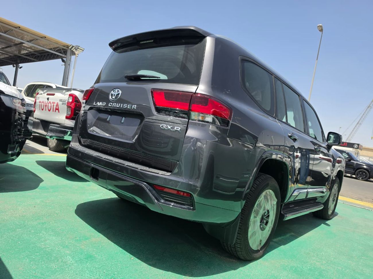 تويوتا لاند كروزر Toyota Land Cruiser LC300 2026 – جميع الفئات متوفرة | 4.0 و 3.5 بنزين | صفر كم