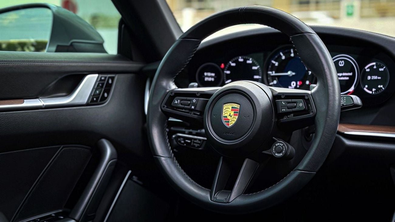 بورش 911 Carrera 4S 3.0L (380 HP) Coupe