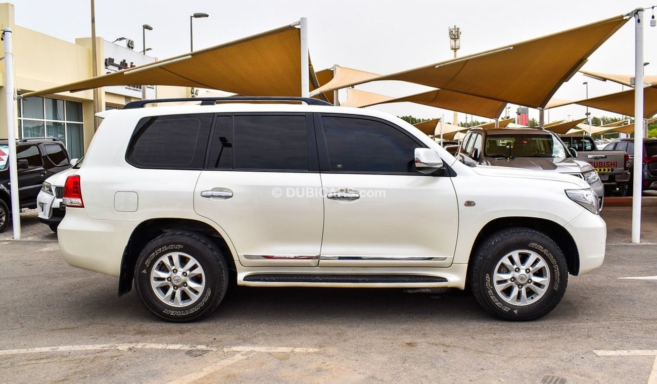 Toyota Land Cruiser GXR V6