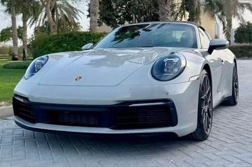 بورش 911 Targa 4S 3.0L (450 HP) Roadster