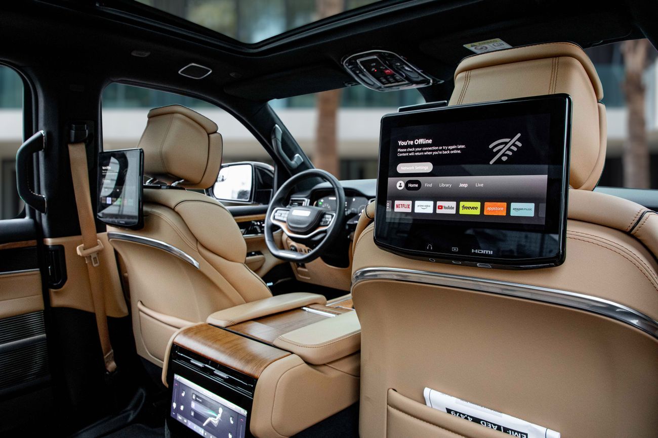 Jeep Grand Wagoneer Grand Wagoneer Series III | 4,505 P.M | 0% Downpayment | Extraordinary Condition!