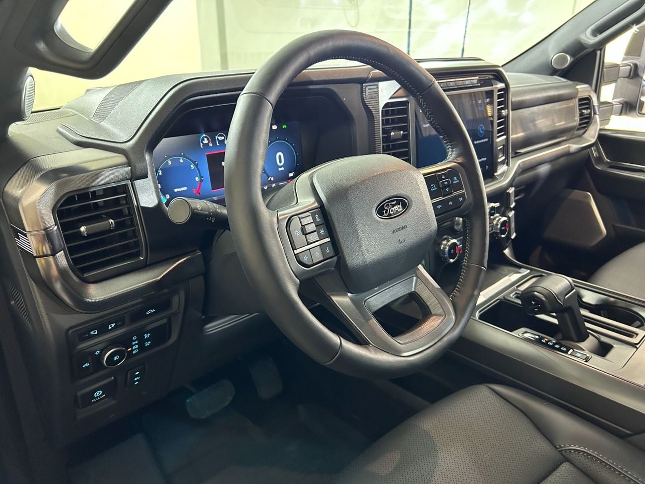 Ford F-150 LARIAT 1524EB / AL TAYER MOTORS AL QOUZ SHOWROOM