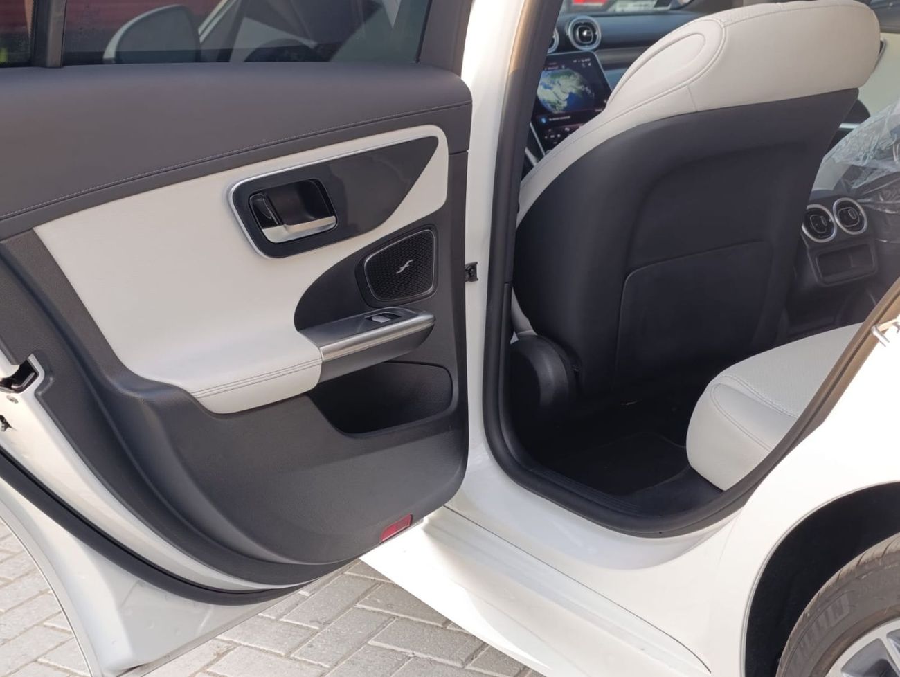 مرسيدس بنز C 300 Base