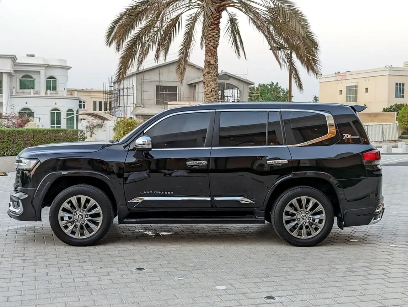 تويوتا لاند كروزر GXR 2014 Facelifted 2026 With Interior and Exterior V6 4.0L GCC specs