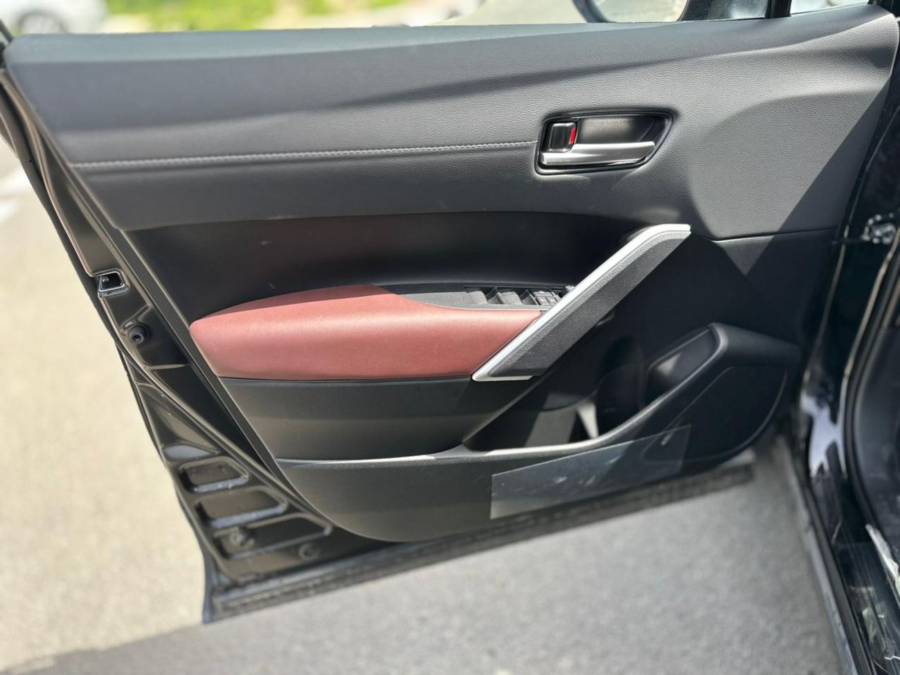 Toyota Corolla Cross TOYOTA COROLLA CROSSOVER 1.8L PET-A/T -FULL - SUNROOF /LTR- 25YM