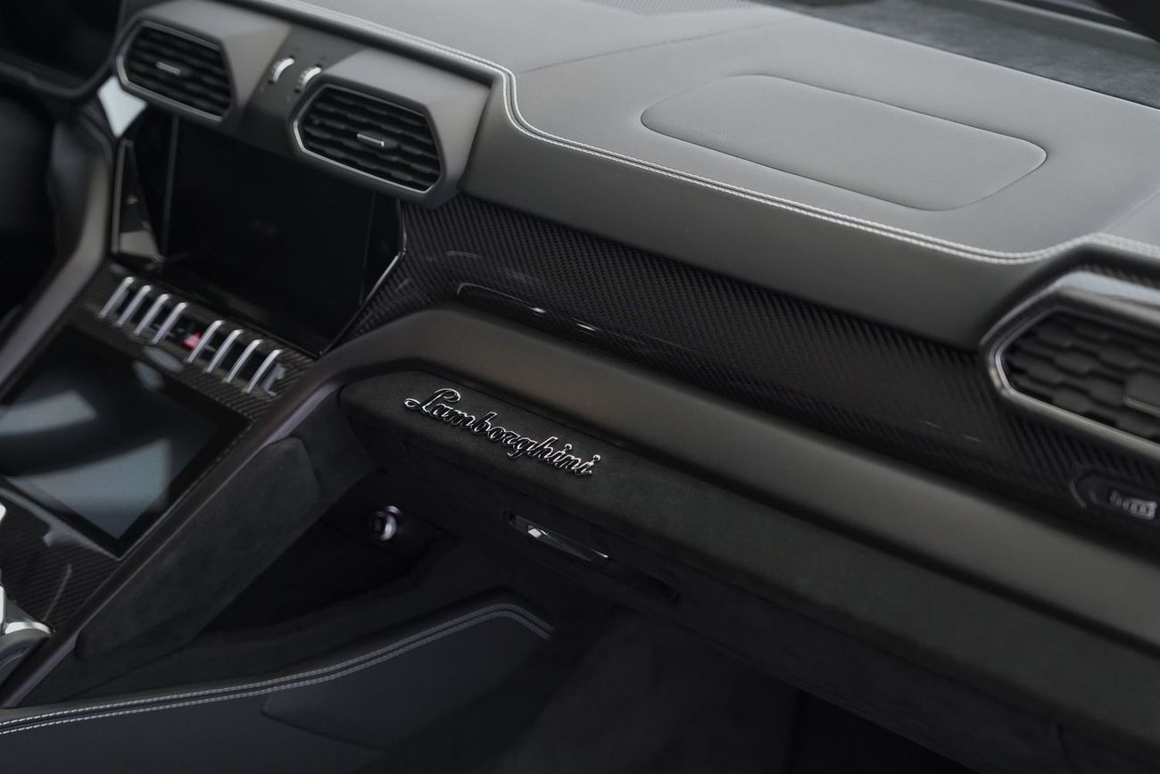 لامبورغيني اوروس 4.0T V8 Performante