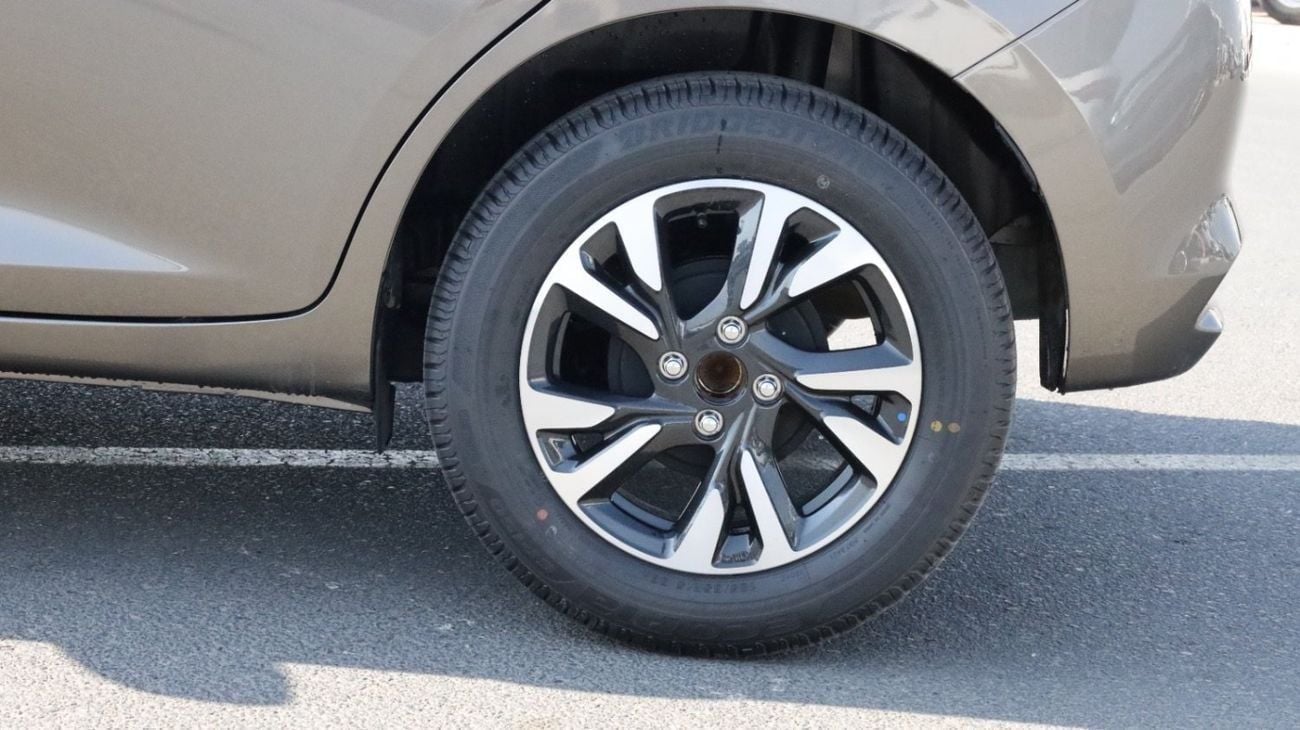 سوزوكي سويفت GLX