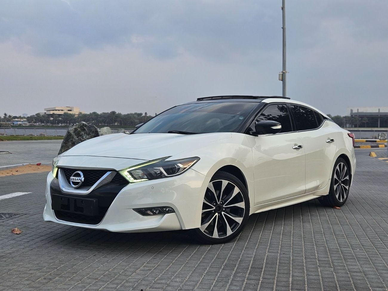 Nissan Maxima SR