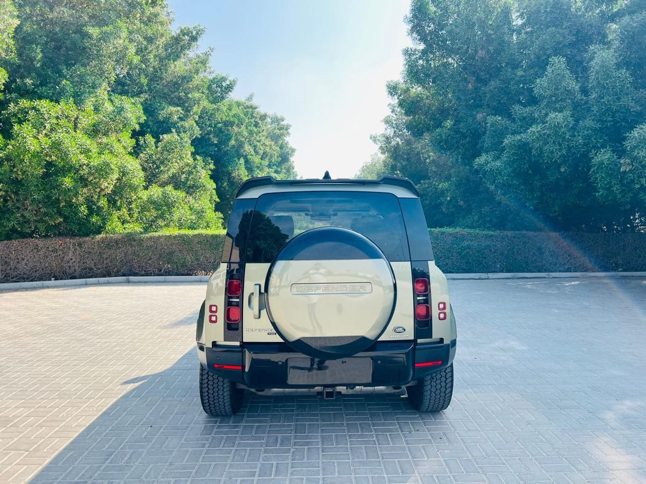 Land Rover Defender 110 SE P400 3.0L