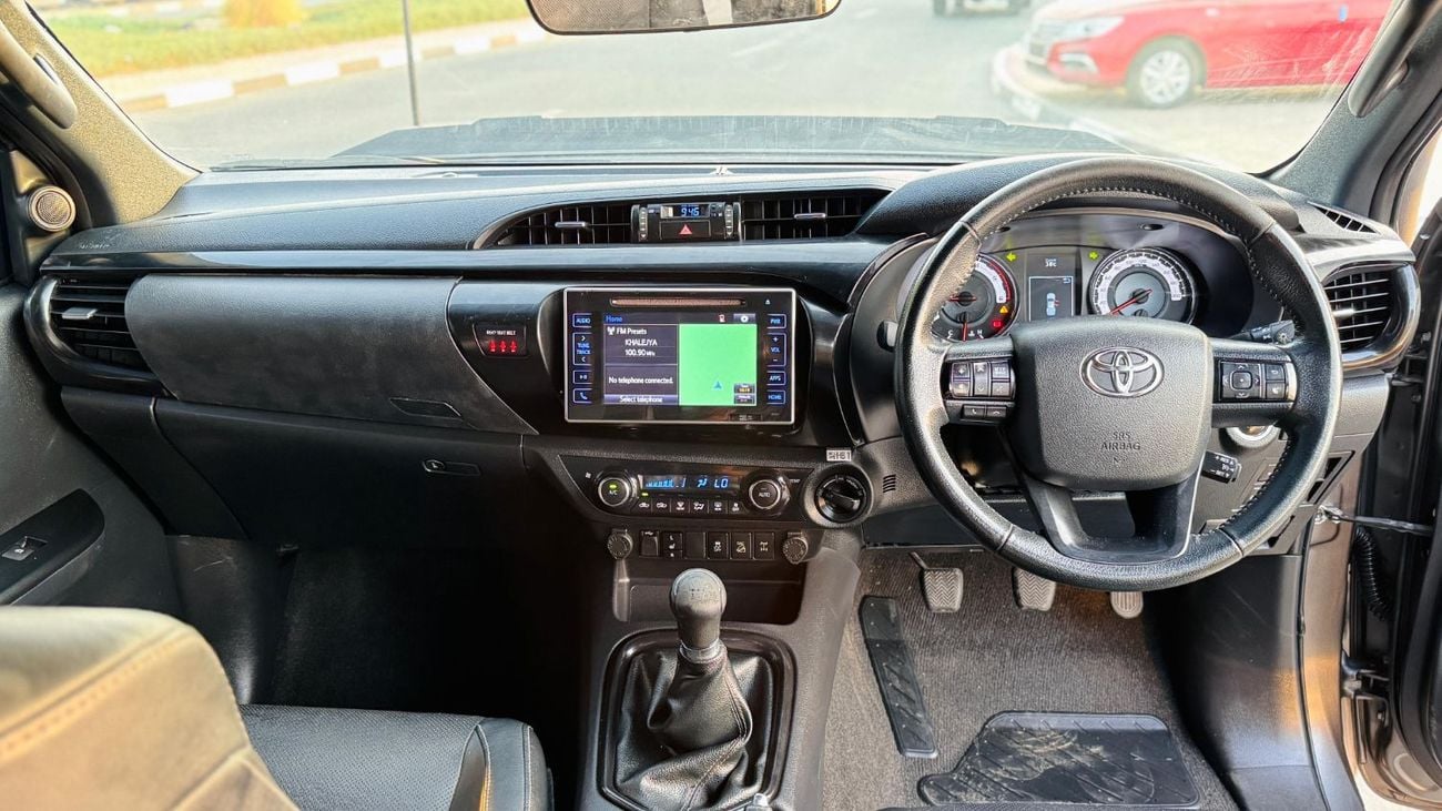 تويوتا هيلوكس OFF-ROAD MODIFIED | SPORTS BAR - ROOF RACK - BULL BAR | MT | 2.8L DIESEL ENGINE | RHD