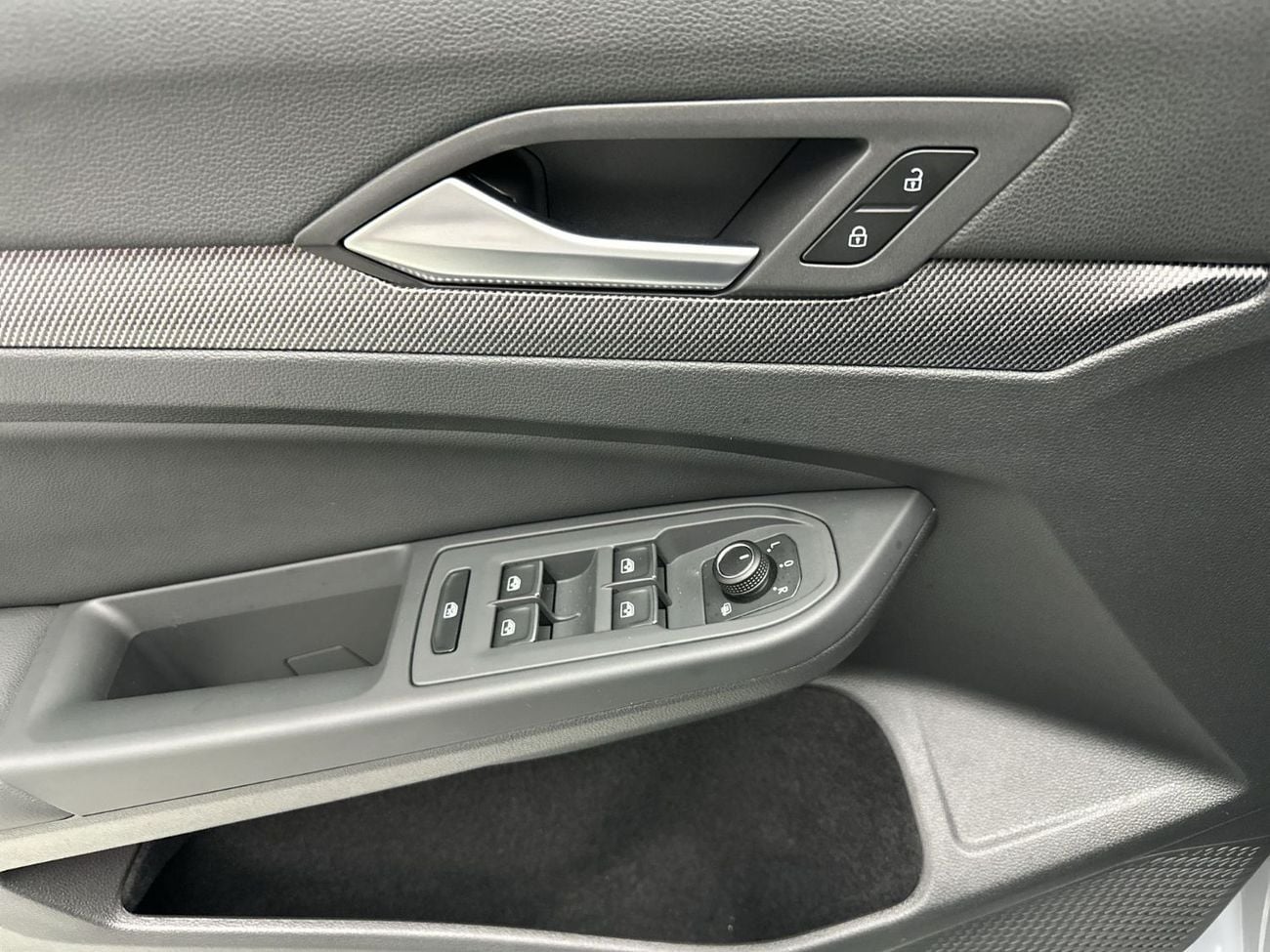 Volkswagen Golf GTI SEL 2.0T (Ref#35061) / WAS 174,900 AED - NOW 170,900