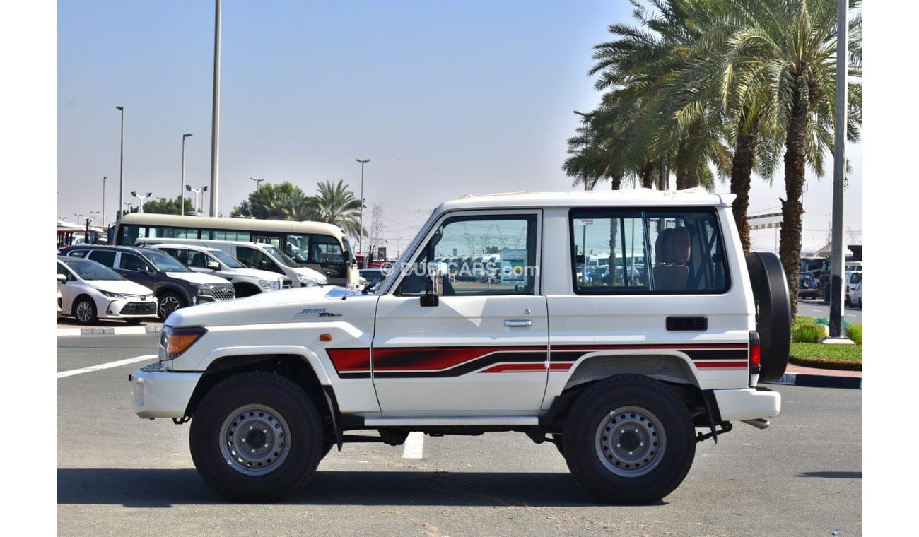 Toyota Land Cruiser 70 71 V6 4.0L MT (With Winch and Differential Lock)