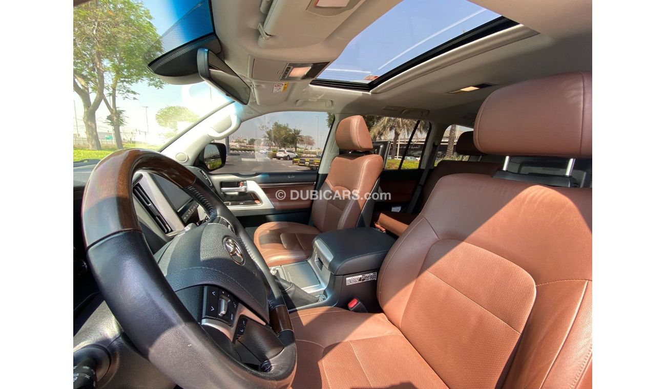 Toyota Land Cruiser VXR GCC SPEC UNDER WARRANTY