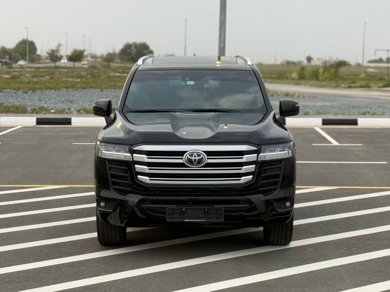 Toyota Land Cruiser VXR 2023 model Twin turbo 3.5L Pull option