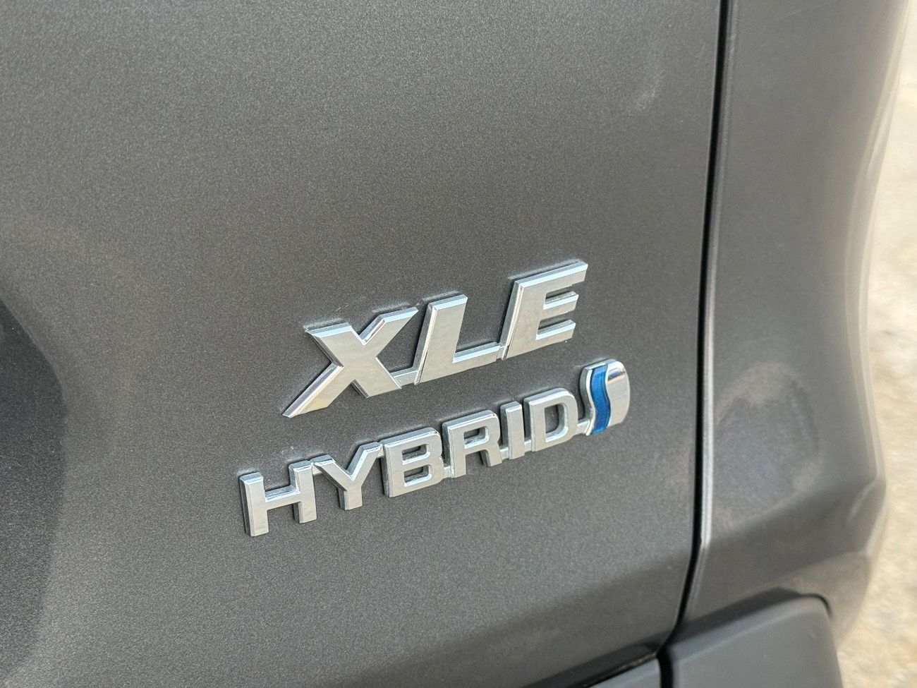 تويوتا راف ٤ XLE 2.5L