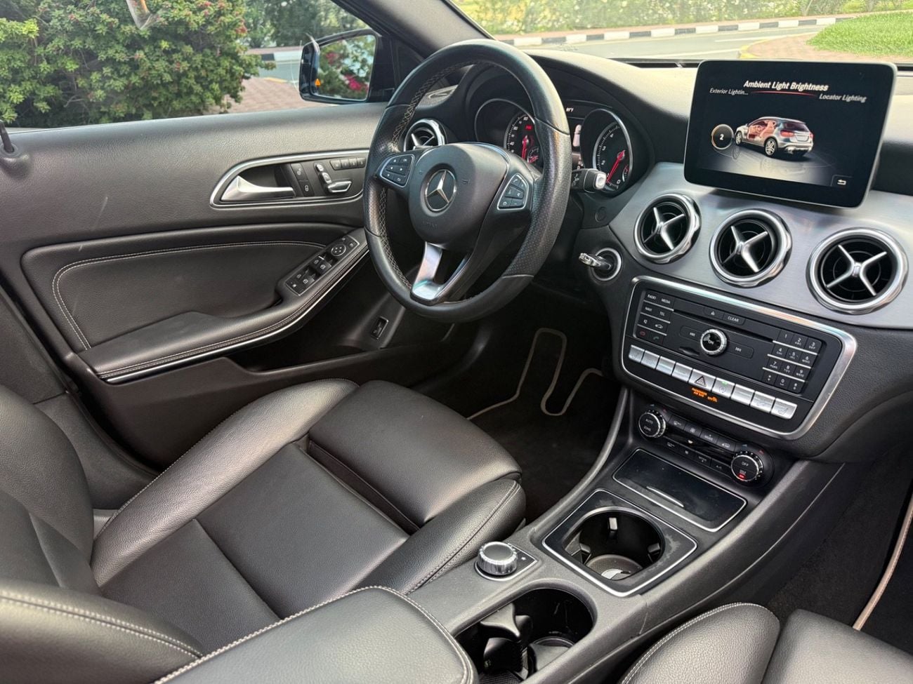 Mercedes-Benz GLA 250 Std 2.0L (208 HP)