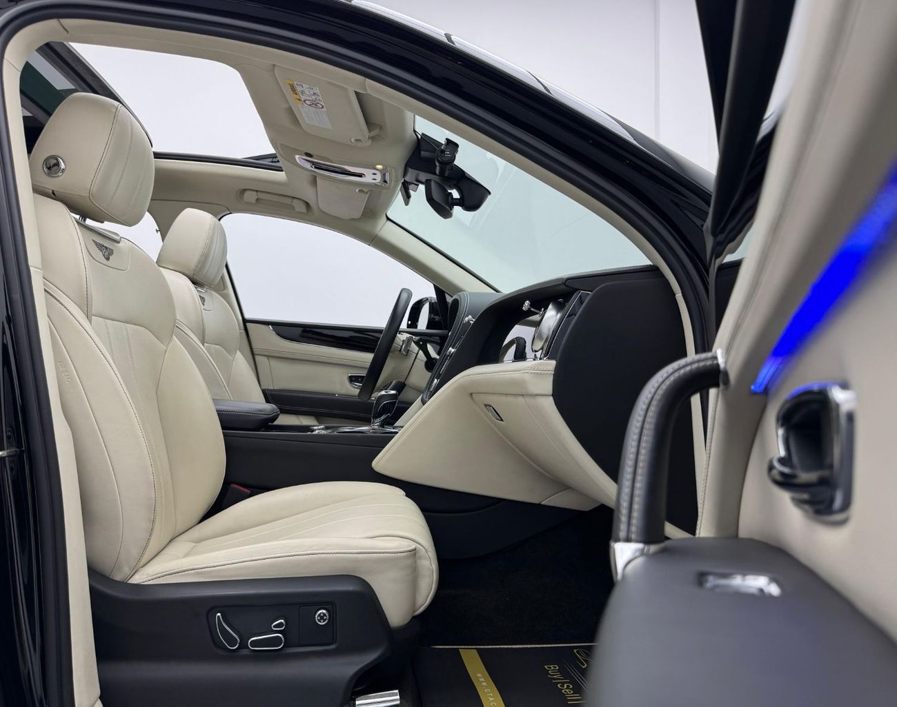 بنتلي بينتايجا 2018 Bentley Bentayga W12 Speed, Service History, 1 Year warranty, Excellent Condition, Low Km