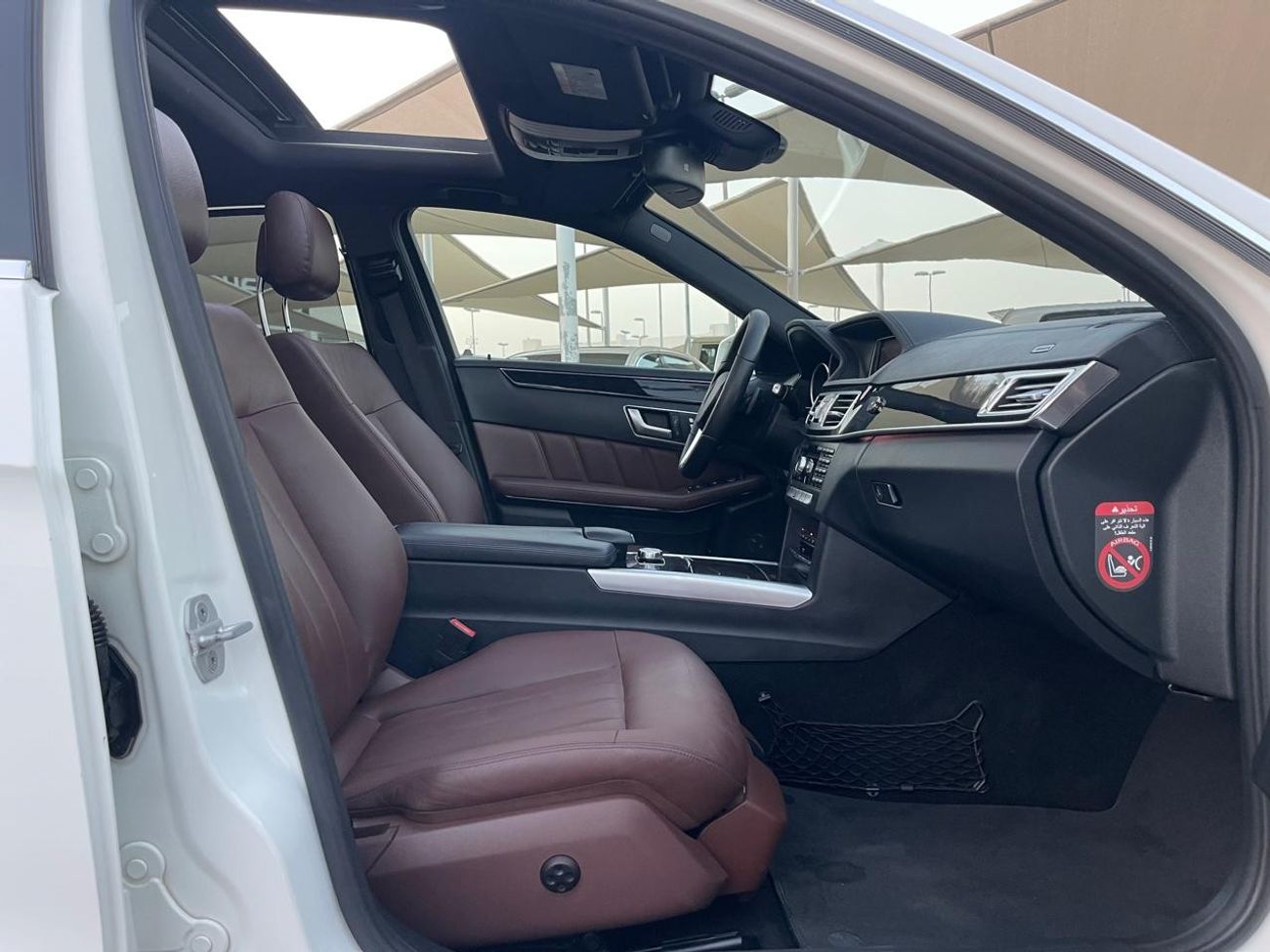 Mercedes-Benz E300 Avantgarde Mercedes E300 2015 KIT 63 _GCC_2015_Excellent Condition _Full option