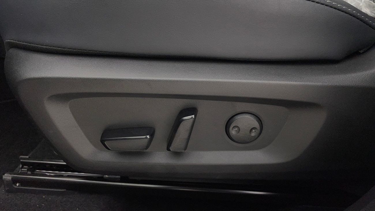 ميتسوبيشي آوتلاندر H/L SYNTHETIC LEATHER SEATS WITH SUNROOF 2.5 | بدون دفعة مقدمة | اختبار القيادة في المنزل