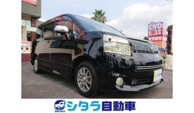 Toyota Voxy ZRR70W