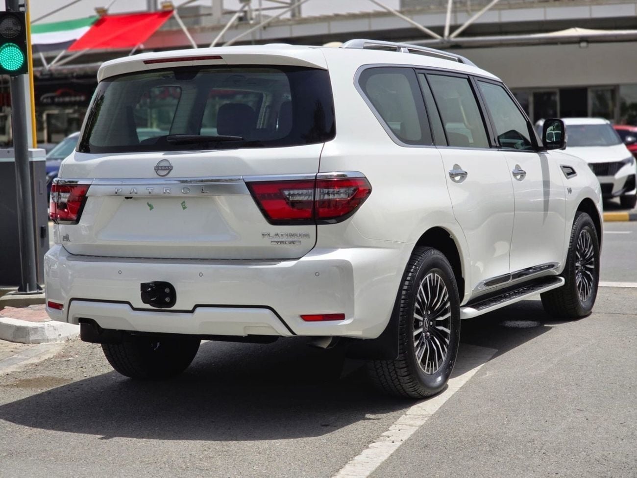 نيسان باترول LE PLATINUM 5.6L