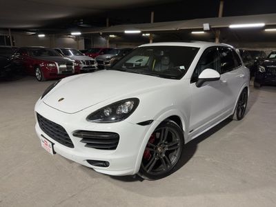 Porsche Cayenne GTS 4.8L PORSCHE CAYENNE GTS 2013 | GTS INTERIOR PACKAGE WITH GREEN STICHING | SPORT STEERING WHEEL 