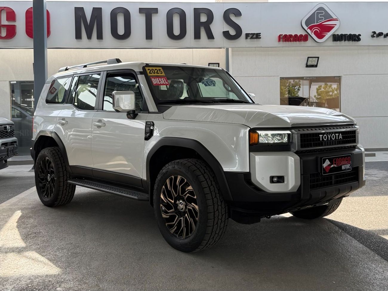 Toyota Prado 2.8 DIESEL 20 INCH ALLOY RIMS **التصدير فقط خارج الخليج**EXPORT ONLY**