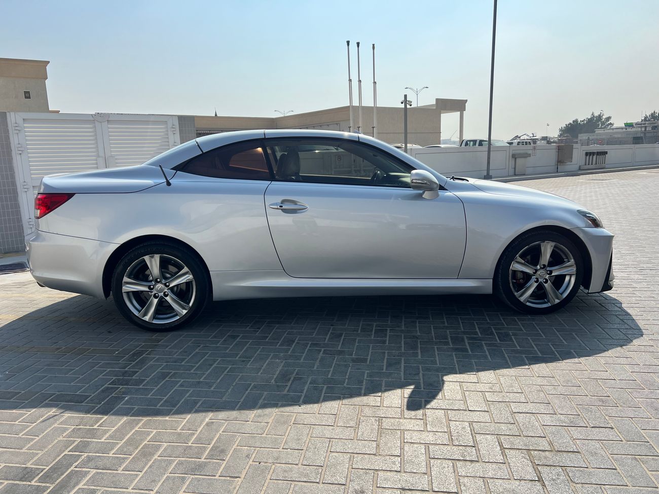 لكزس IS 250C 2.5 2010