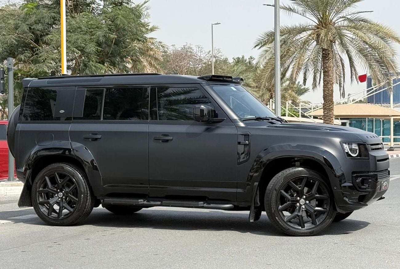 Land Rover Defender P300 110 S 2.0L (5 Seater) RAMADAN OFFER LAND ROVER DEFENDER 110S P300 2021 GCC URBAN BODY KIT FULL