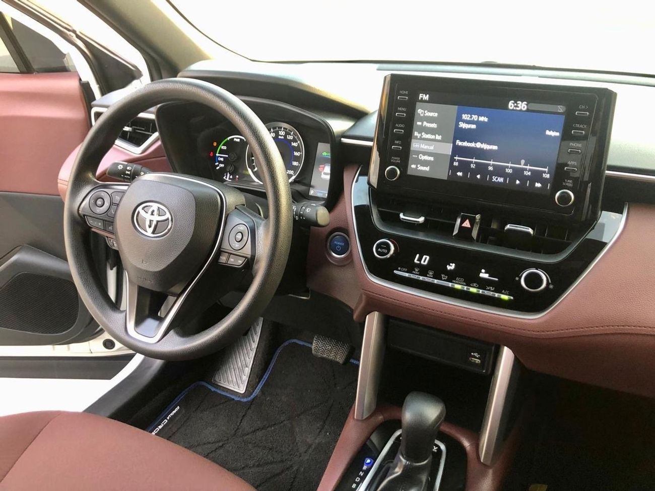 Toyota Corolla Cross Corolla Cross 1.8L 2022 GCC (Hybrid)