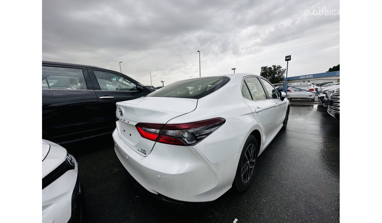 Toyota Camry LE Hybrid 2.5L Automatic