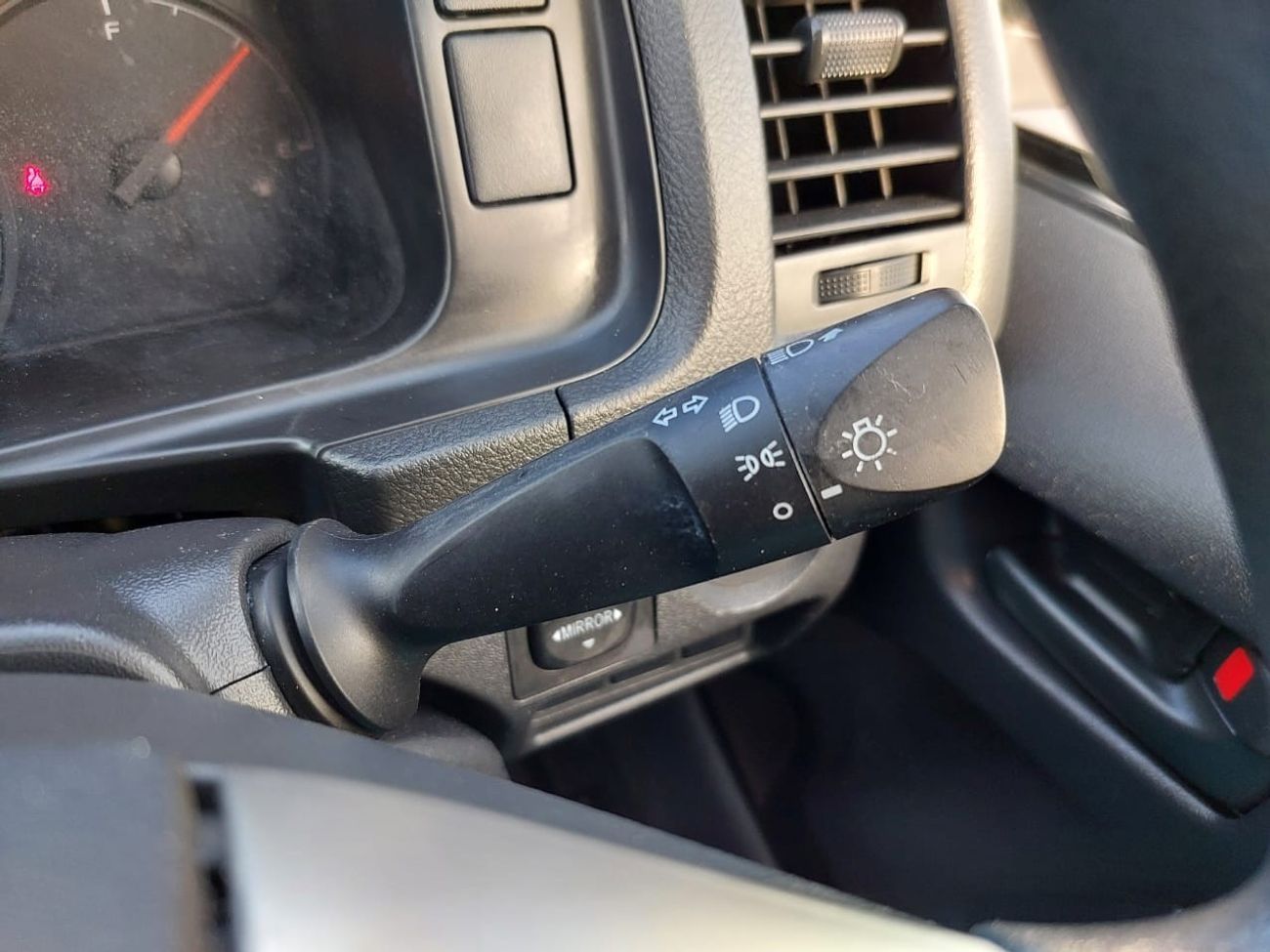 تويوتا هاياس TOYOTA HIACE COMMUTER VAN RHD 2019 MODEL 3.0 L DIESEL AUTOMATIC(PM39520)