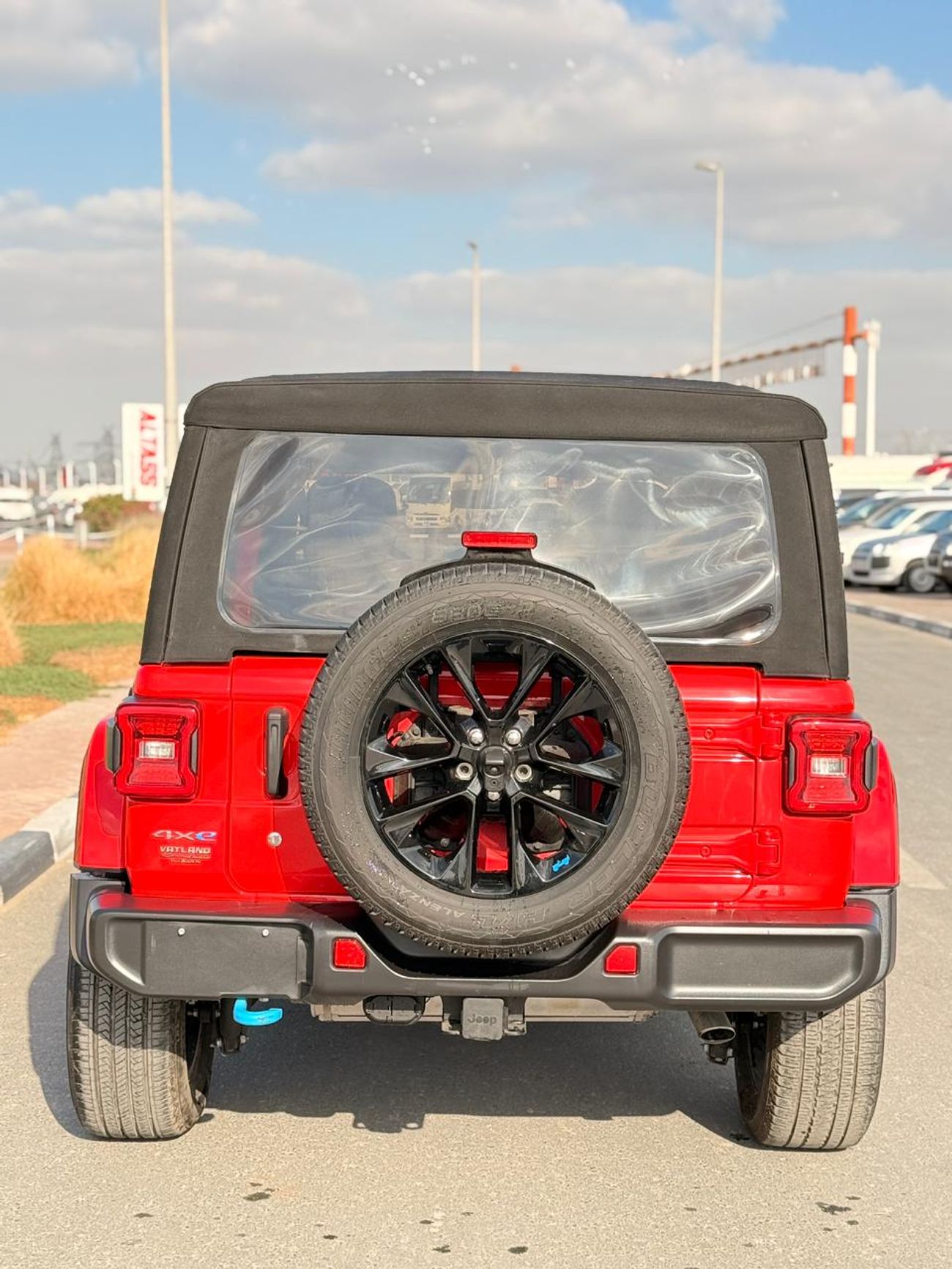 جيب رانجلر Unlimited Sahara 2.0L A/T