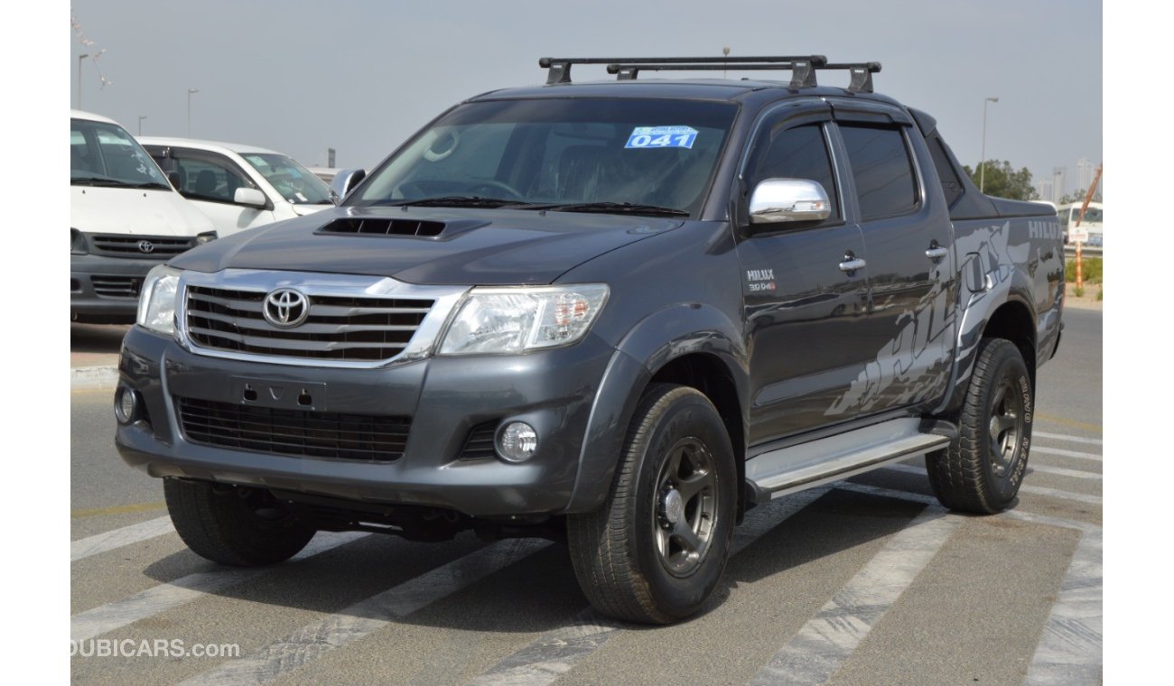 Toyota Hilux SR5 diesel Right