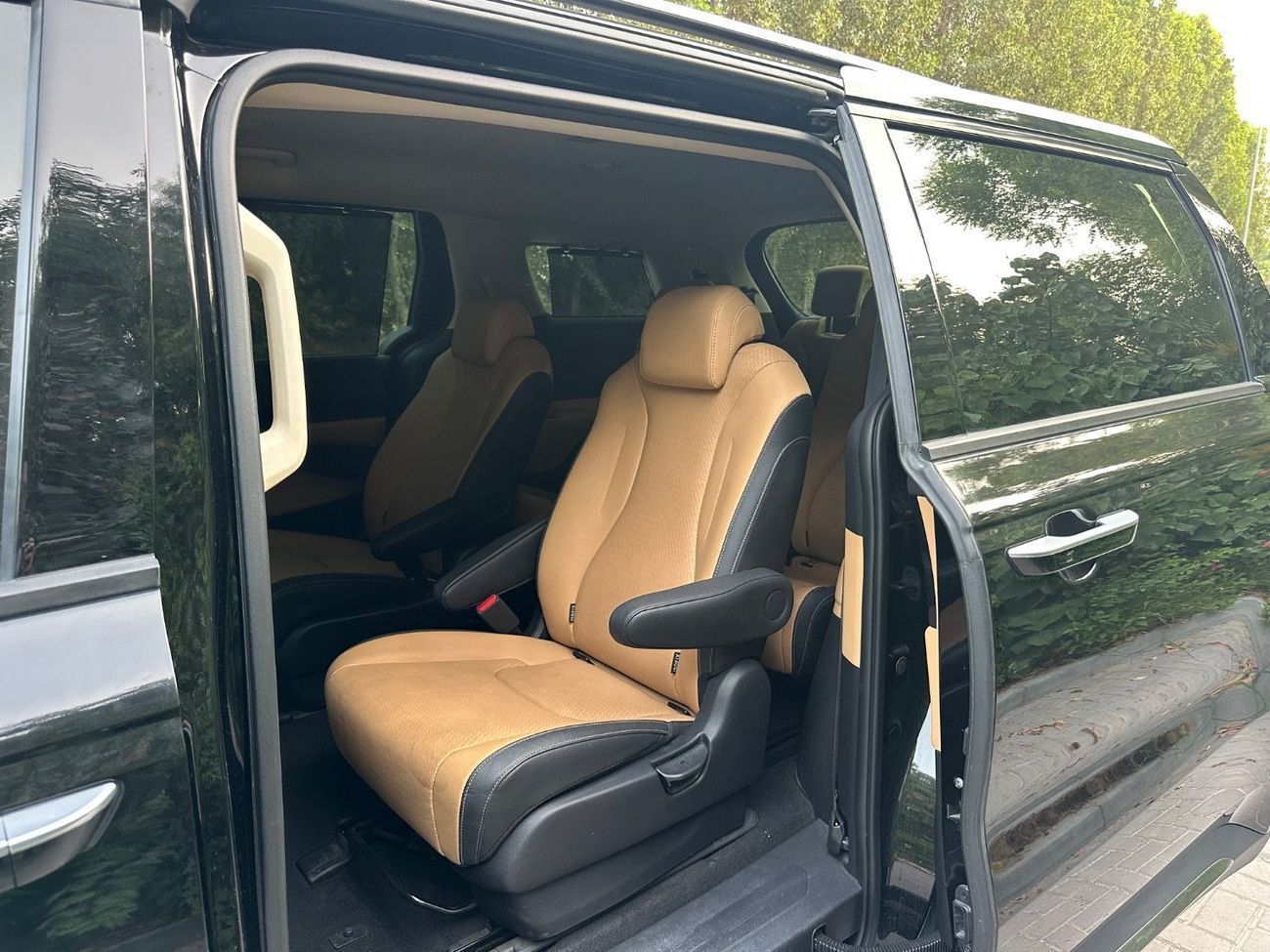 Kia Carnival 2023 Kia Carnival Diesel | 9 Seats | 2.2L - Turbo 200 HP | Full Option | Perfect Condition