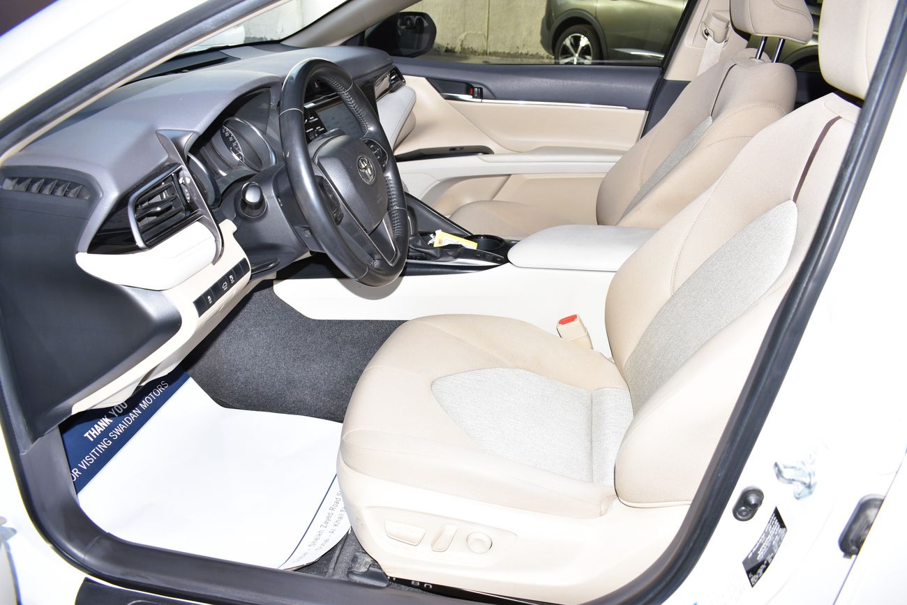 Toyota Camry AED 1359 PM | 2.5L SE GCC DEALER WARRANTY