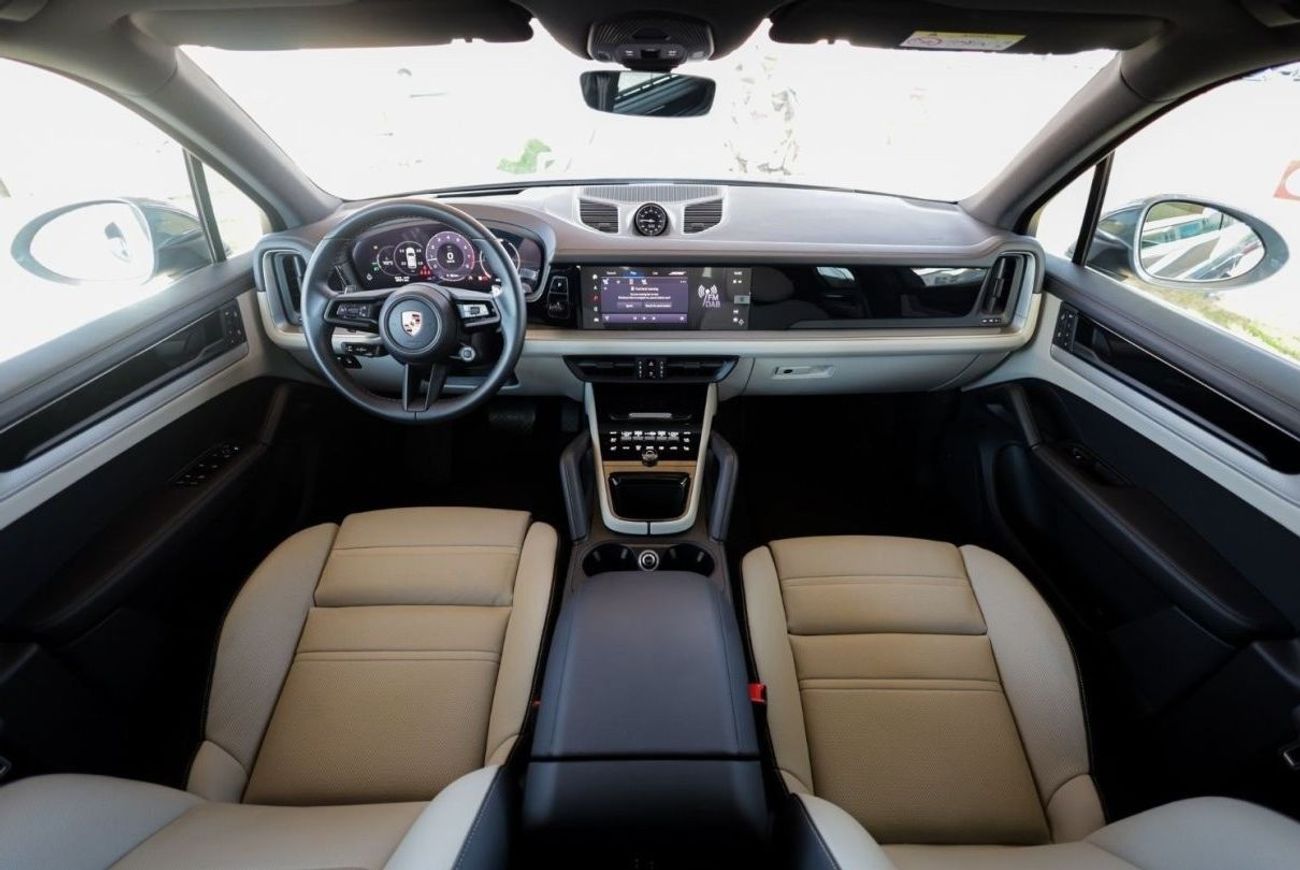 بورش كايان Porsche Cayenne 2024 GCC under Agency Warranty with Flexible Down-Payment.