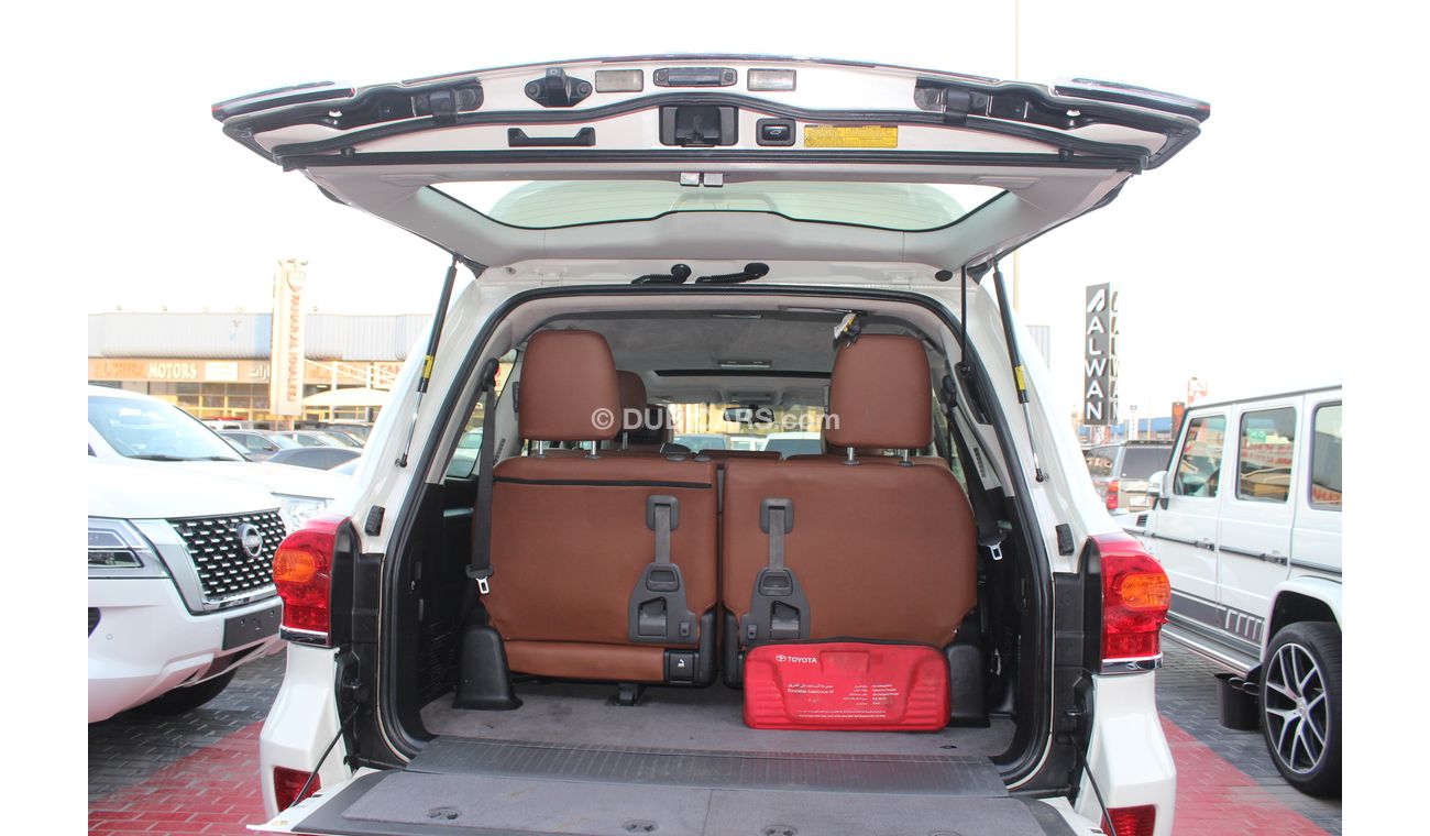 Toyota Land Cruiser (2014) VXR V8,GCC