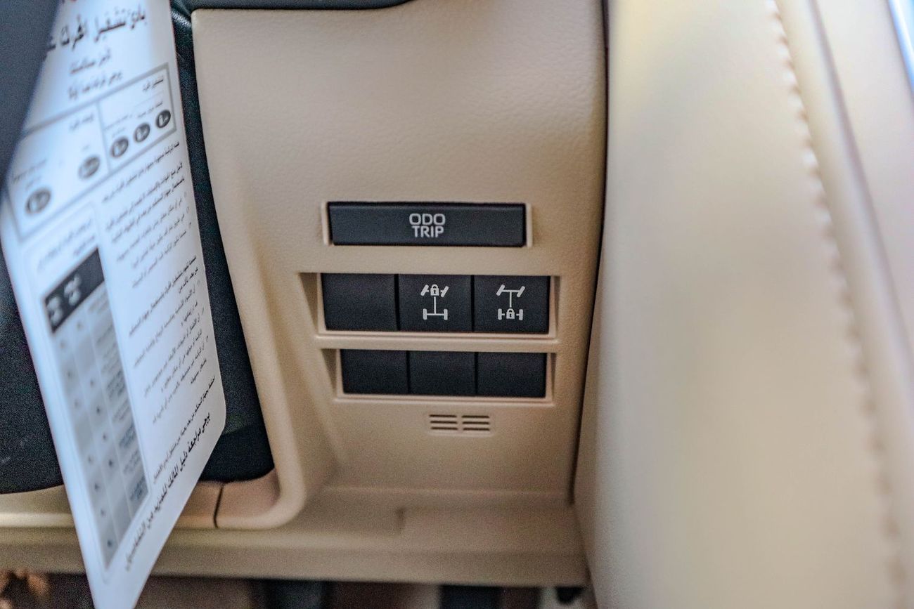 Toyota Land Cruiser Toyota Land Cruiser 300 Series (GRJ300) VXR 4.0L,