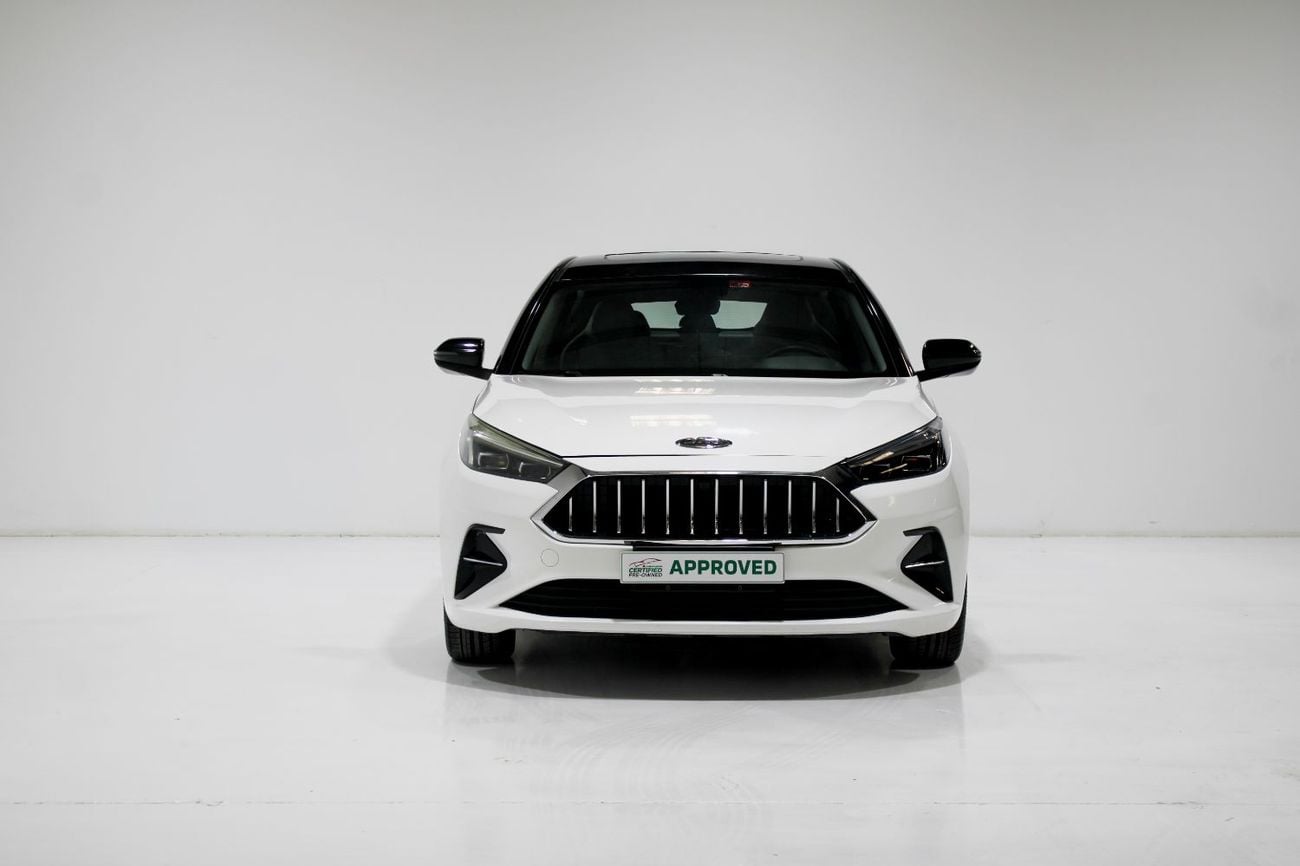 JAC J7 JAC J7 - White with black top