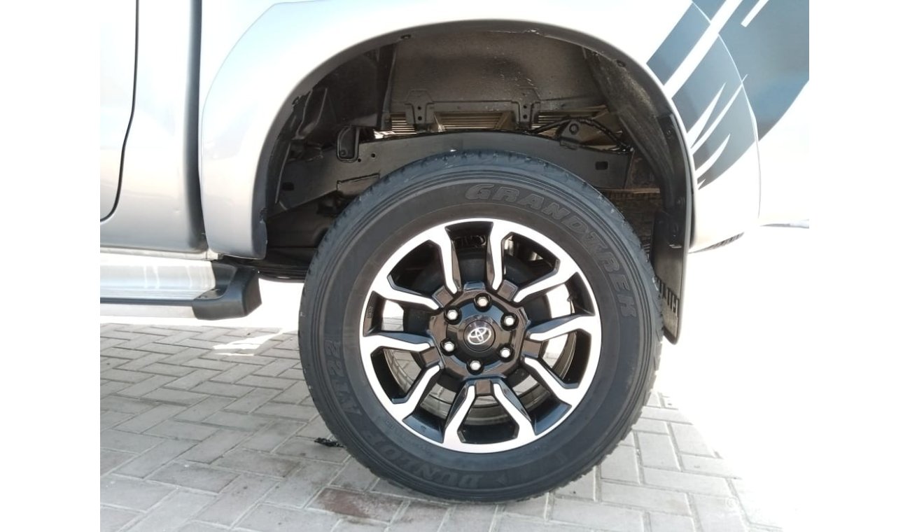 تويوتا هيلوكس TOYOTA HILUX RIGHT HAND DRIVE (PM946)