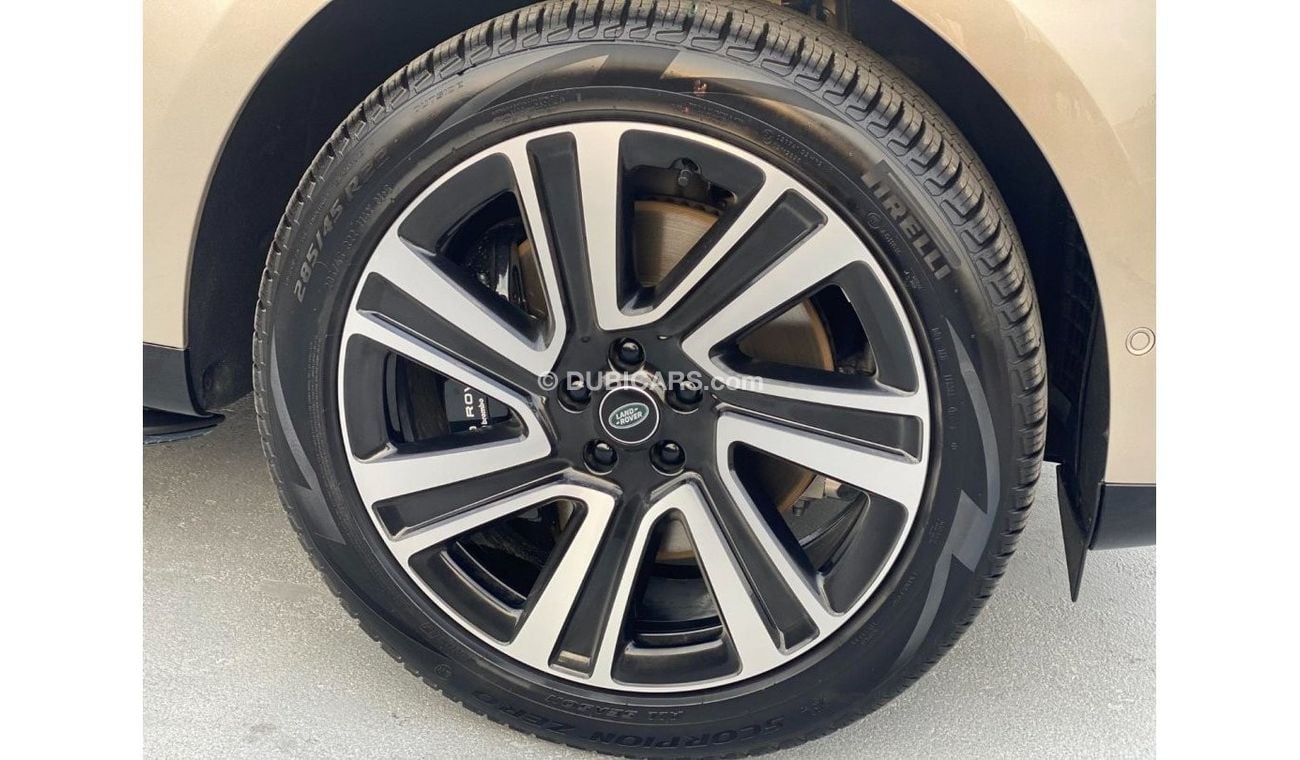 Land Rover Range Rover GOLD COLOR GCC SPEC UNDER WARRANTY AND SERVICE