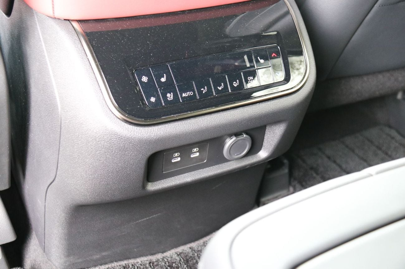 إنفينيتي QX80 AUTOGRAPH CAPTAIN CHAIRS INFINITI QX80 Autograph 2026 (used)