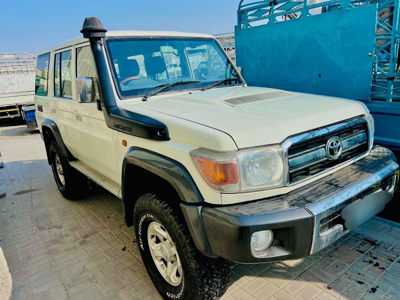 تويوتا لاند كروزر Toyota landcruise Hardtop 2011model 4.2 1HZ Diesel engine Colour White Transmission Manual Interior 