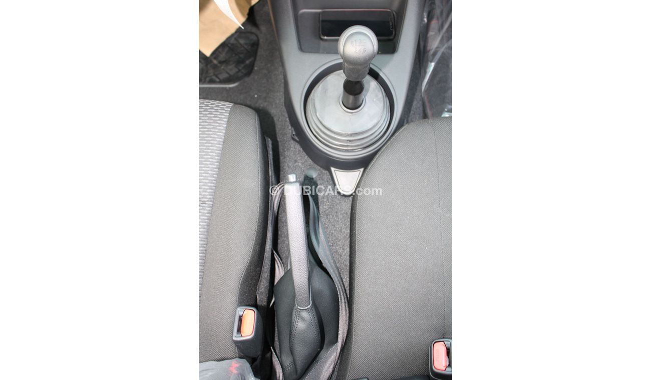 Toyota Hilux TOYOTA HILUX 2.4L DIESEL DOUBLE CAB DLX G MANUAL