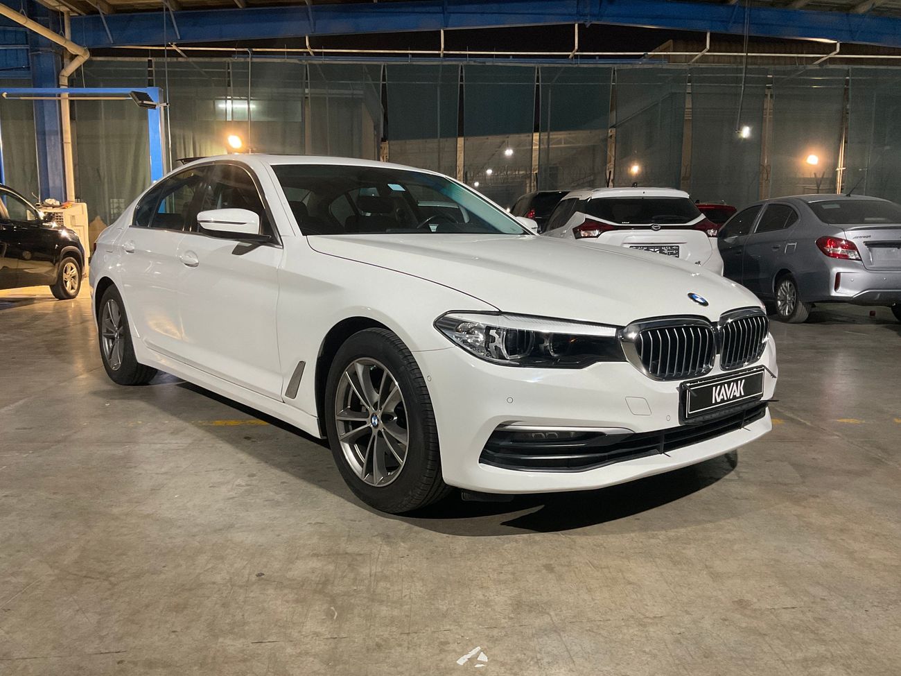 بي أم دبليو 520i Standard | شامل الضمان | 0 ﺪﻔﻋﺓ ﺃﻮﻟﻯ