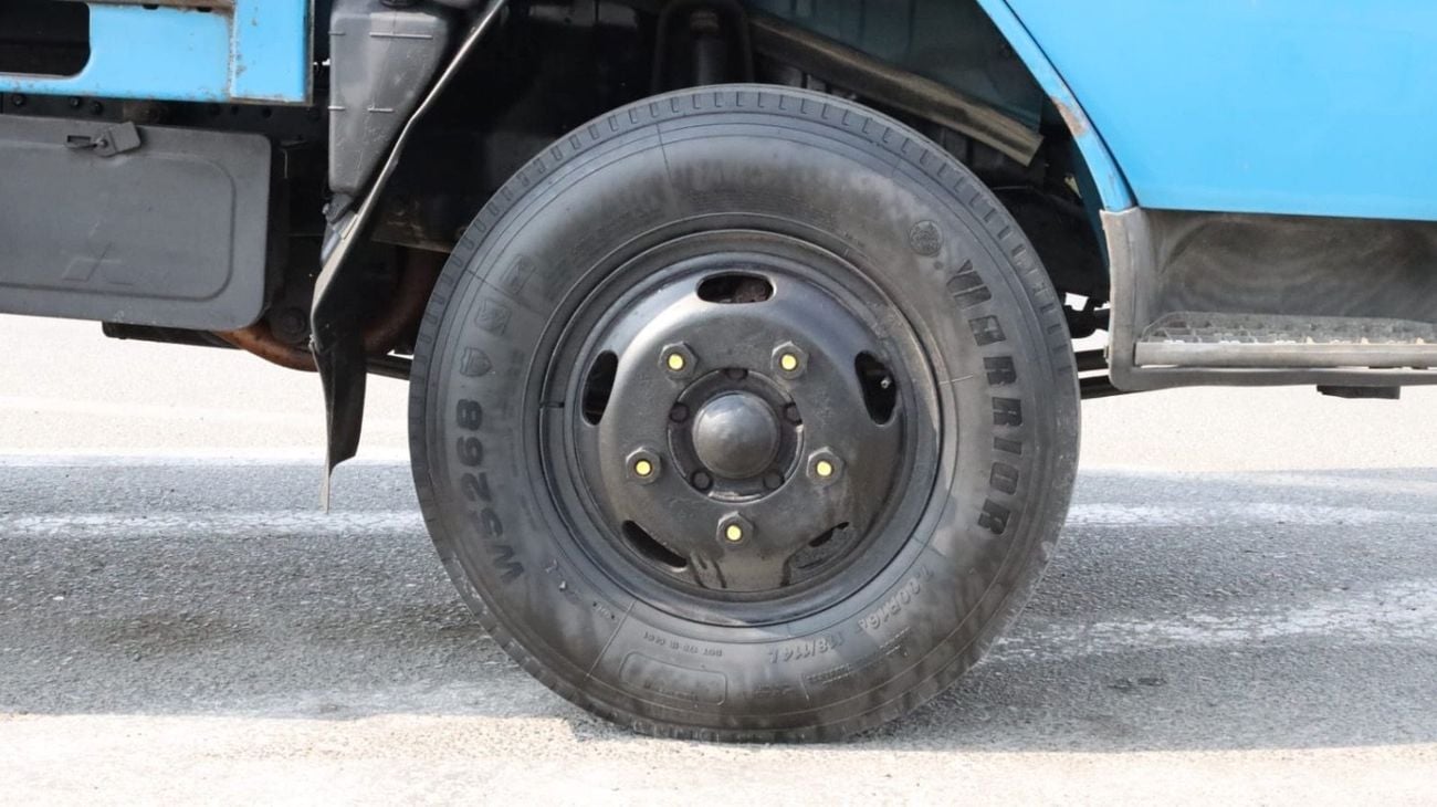 ميتسوبيشي كانتر فان 