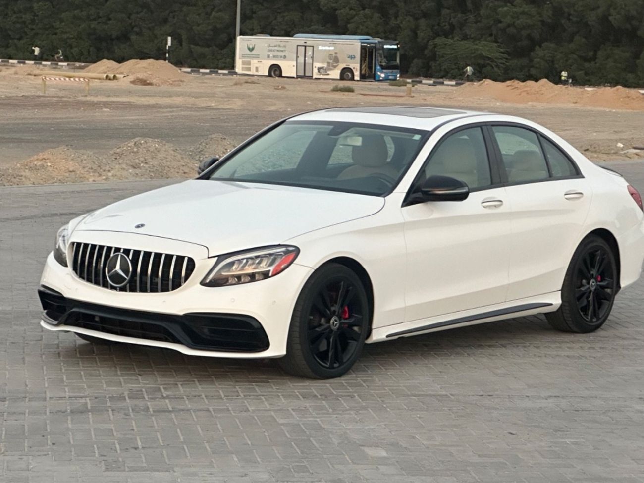 مرسيدس بنز C 300 AMG Pack 2.0L